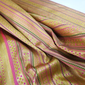 בד ברוקרד דגם זהב עם חיוך